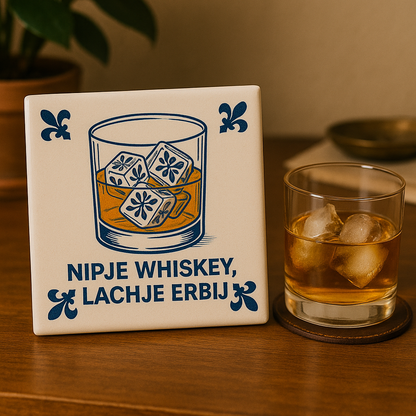 Ein Schluck Whiskey, ein kleines Lachen – Delfter Blaue Fliese mit Humor